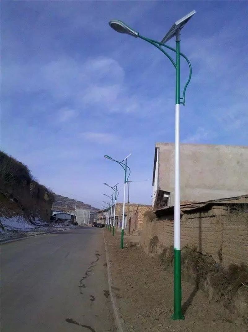 新疆庫爾勒太陽能路燈工程案例